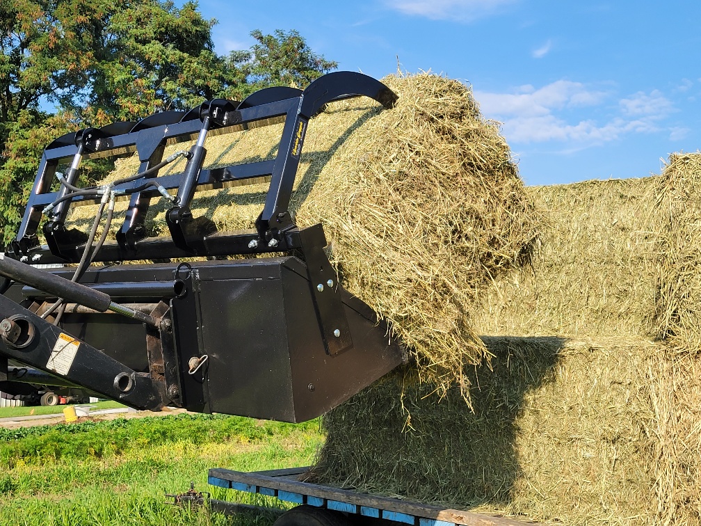 Heavy-duty Grapple with Large Square bale